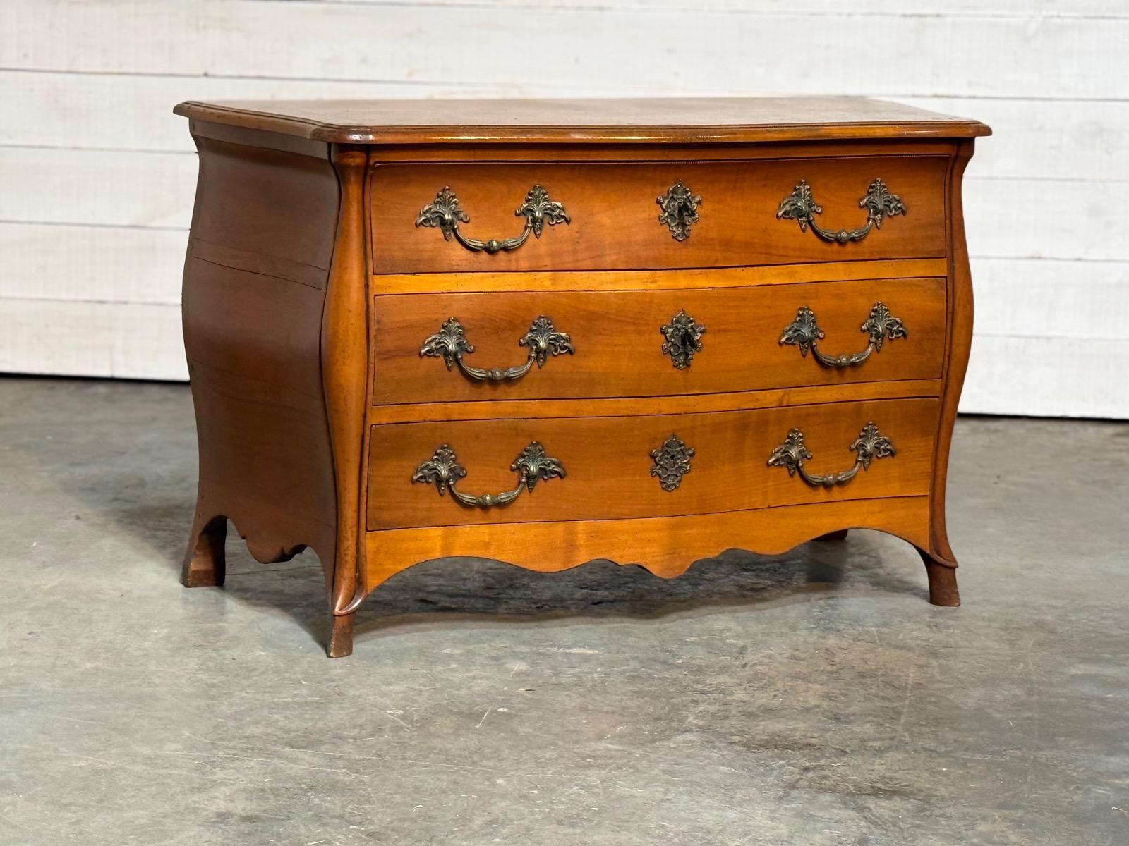 Cherry wood tombeau chest of drawers