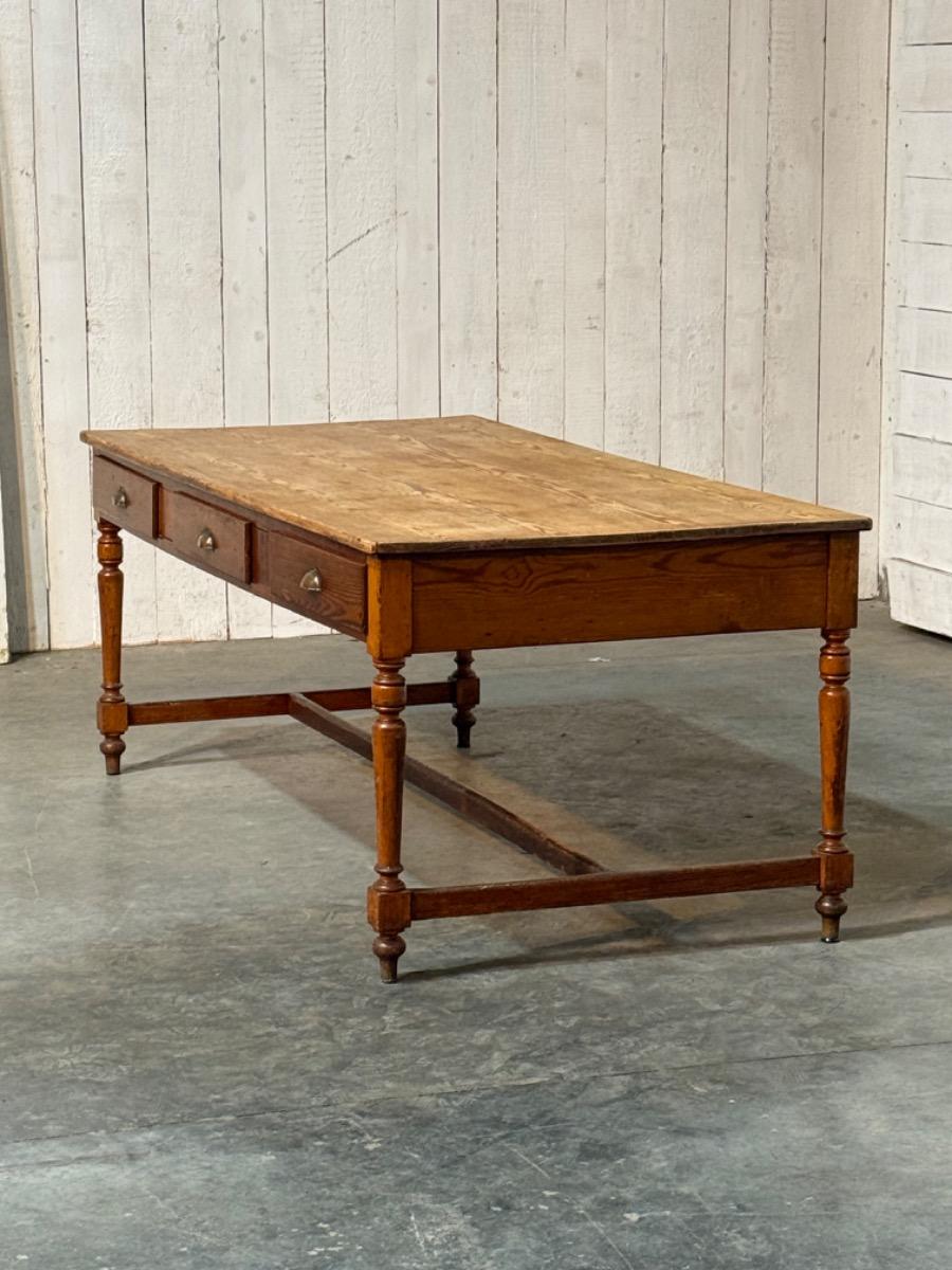 Community table with 6 drawers
