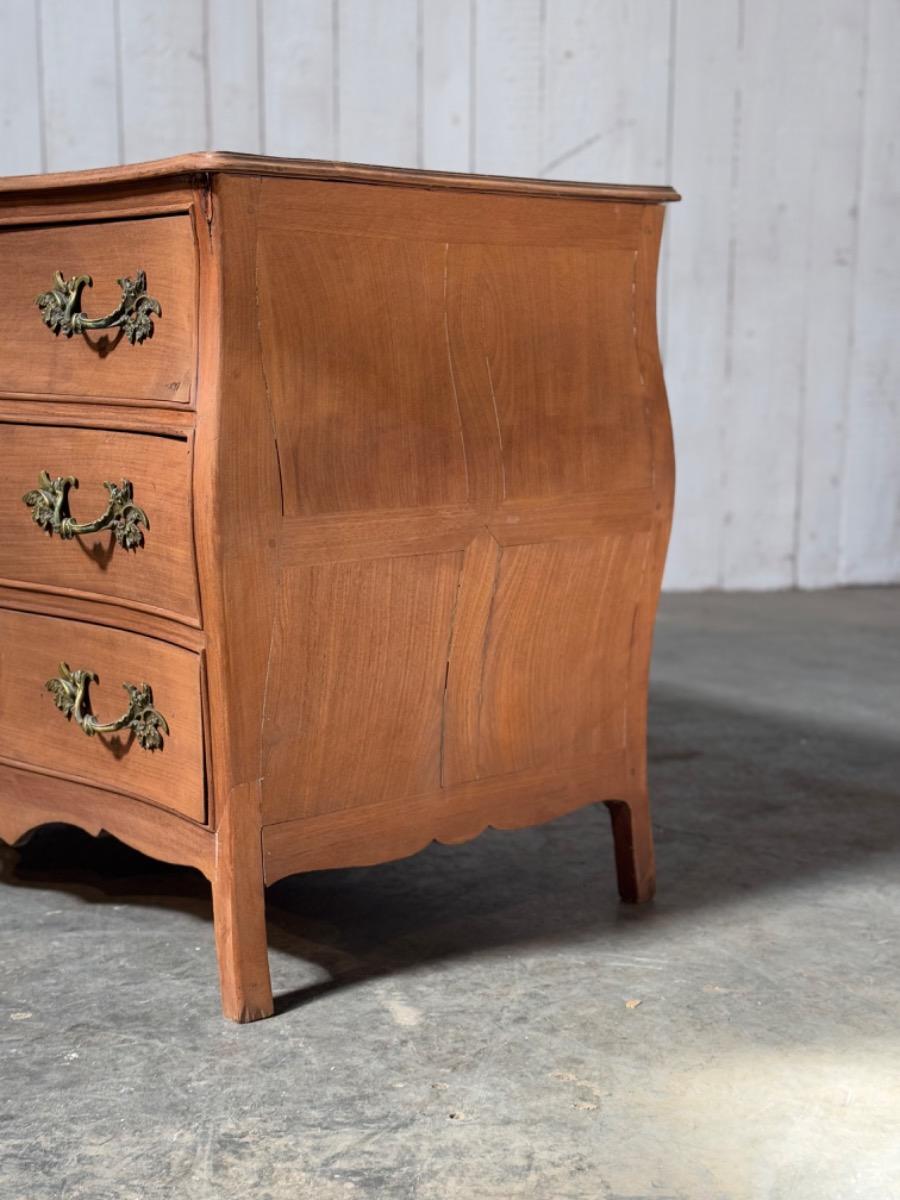 18 th century bombe chest of drawers