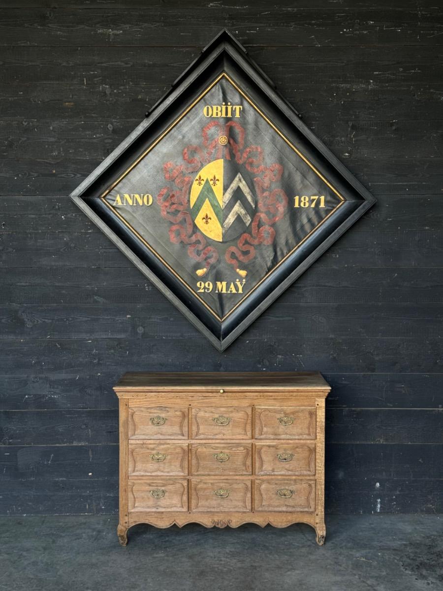 18 th century chest of drawers 