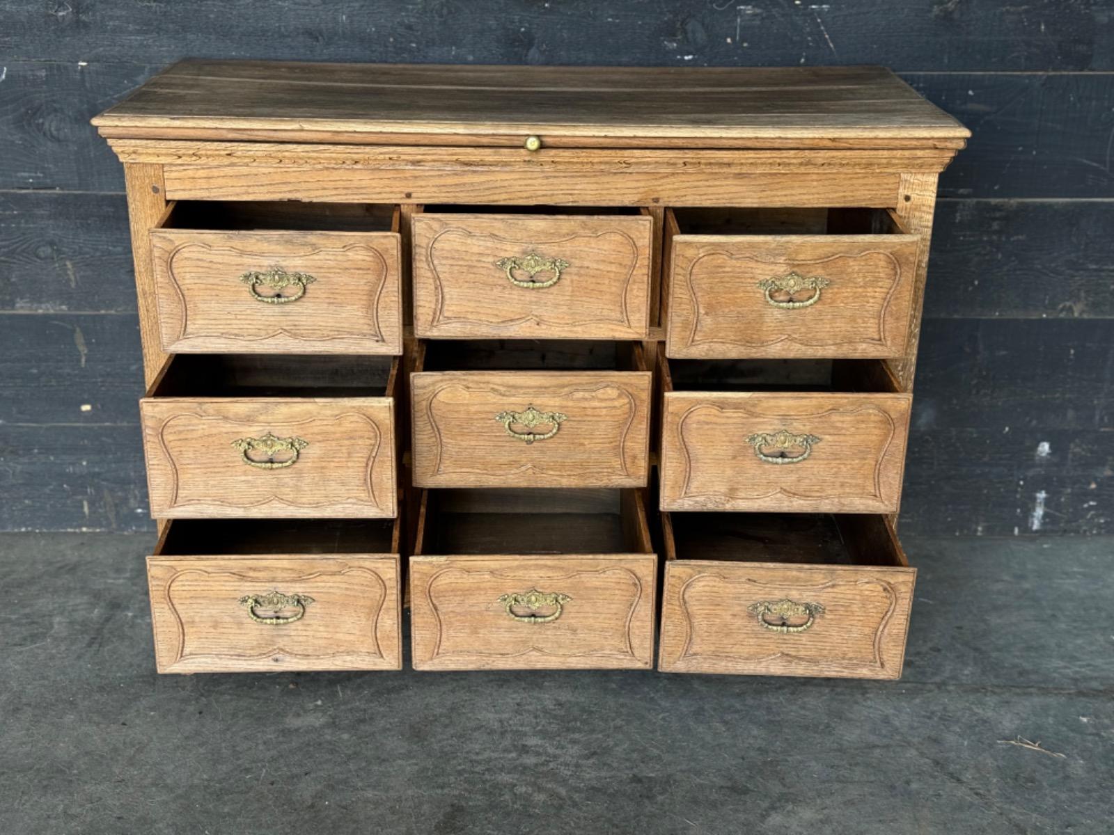 18 th century chest of drawers 