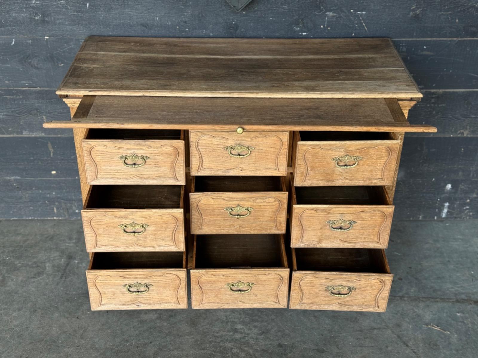 18 th century chest of drawers 