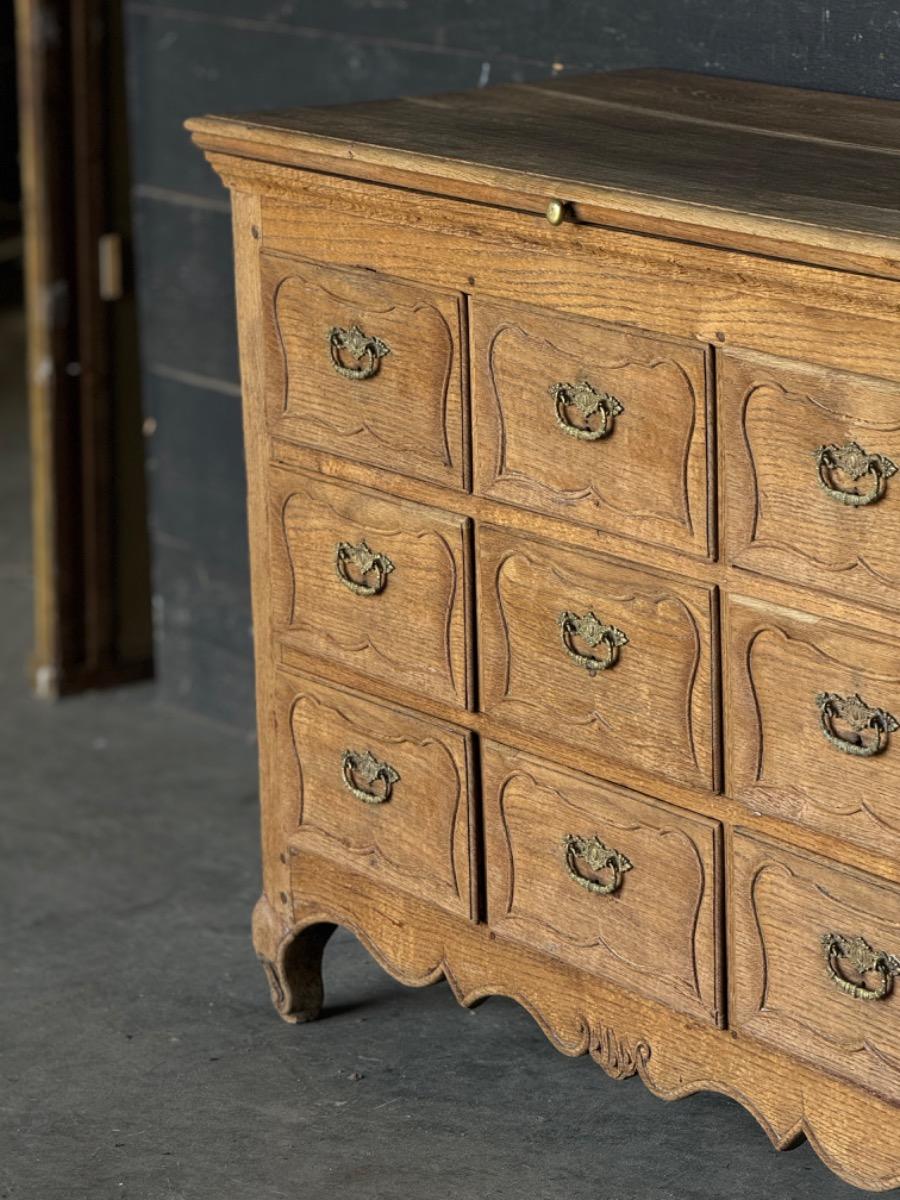 18 th century chest of drawers 