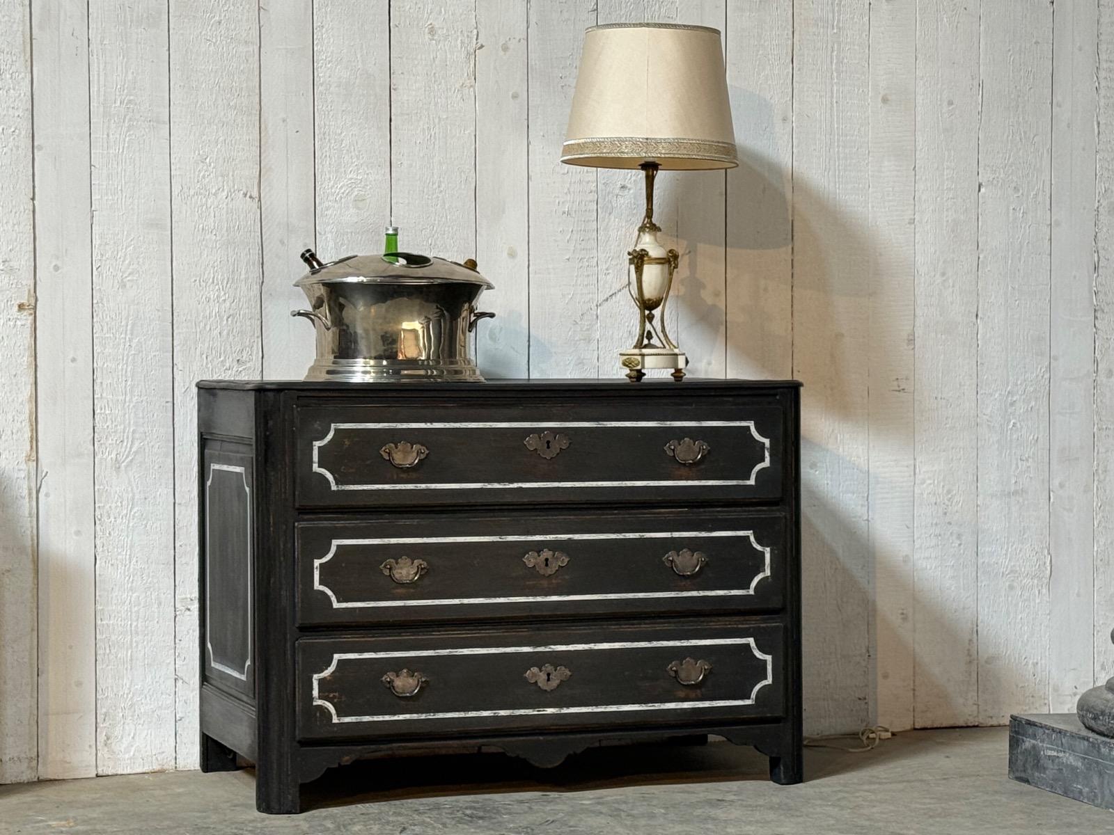 18th century painted chest of drawers 