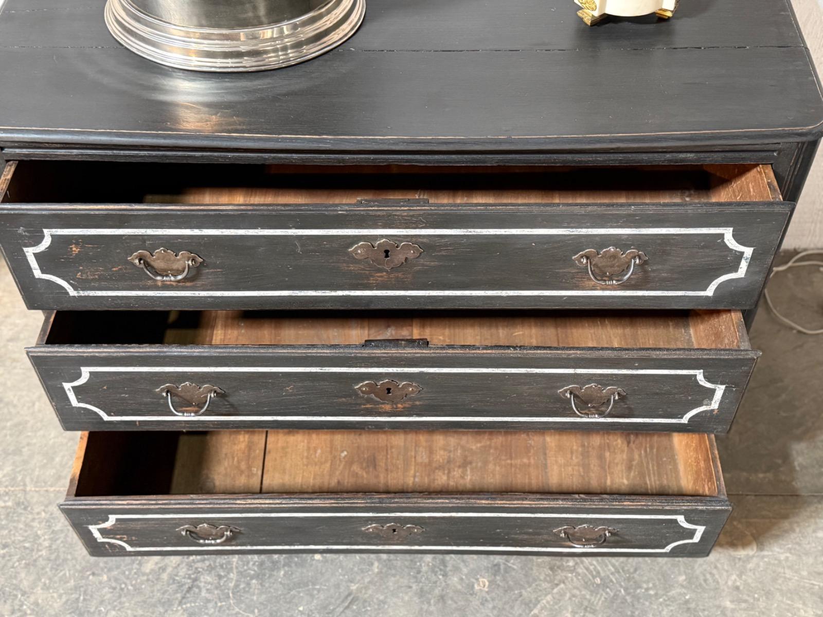 18th century painted chest of drawers 