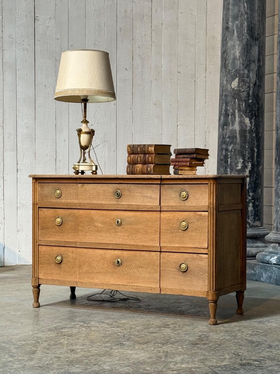 18th french Louis xvi chest of drawers 