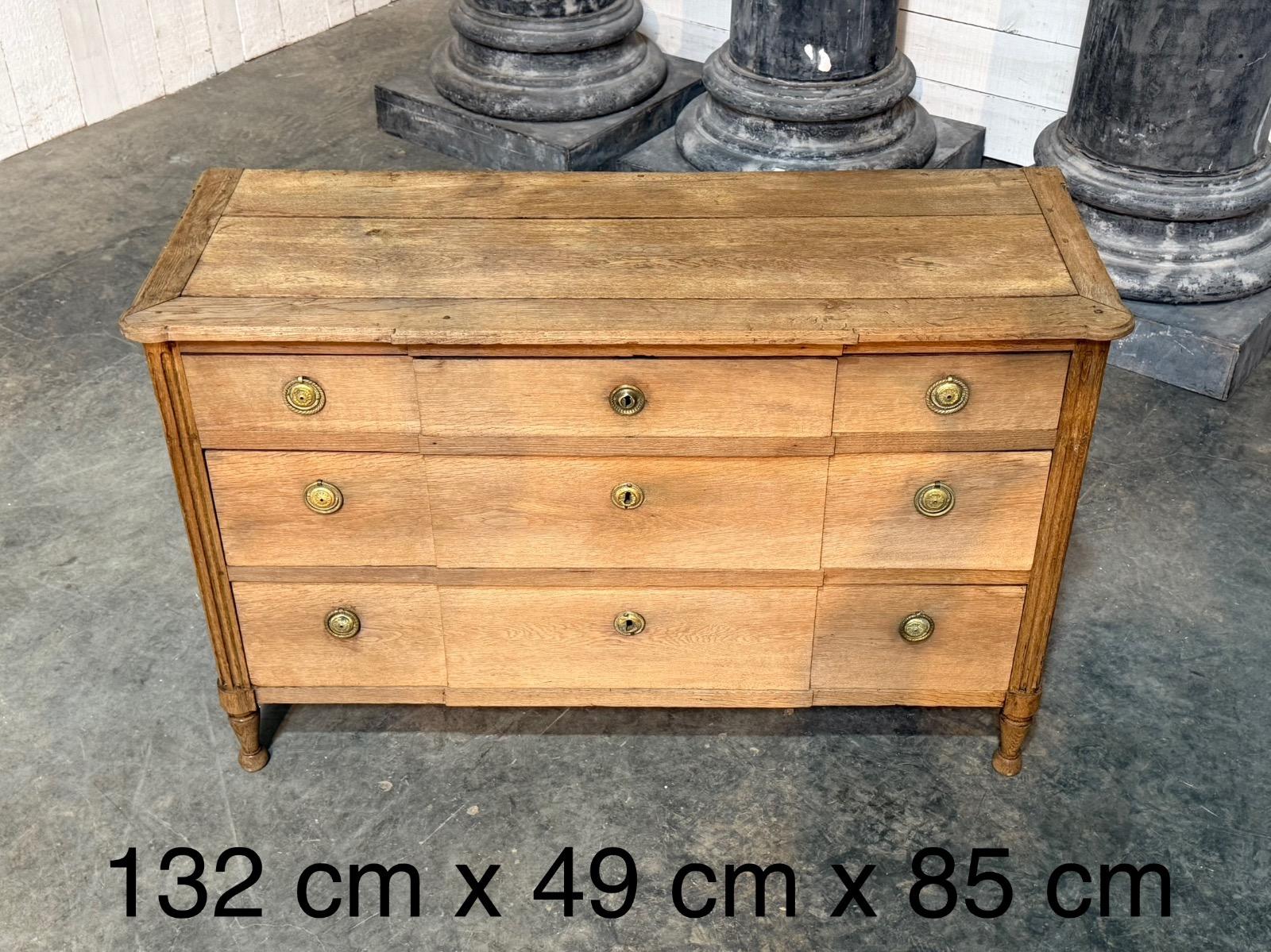 18th french Louis xvi chest of drawers 