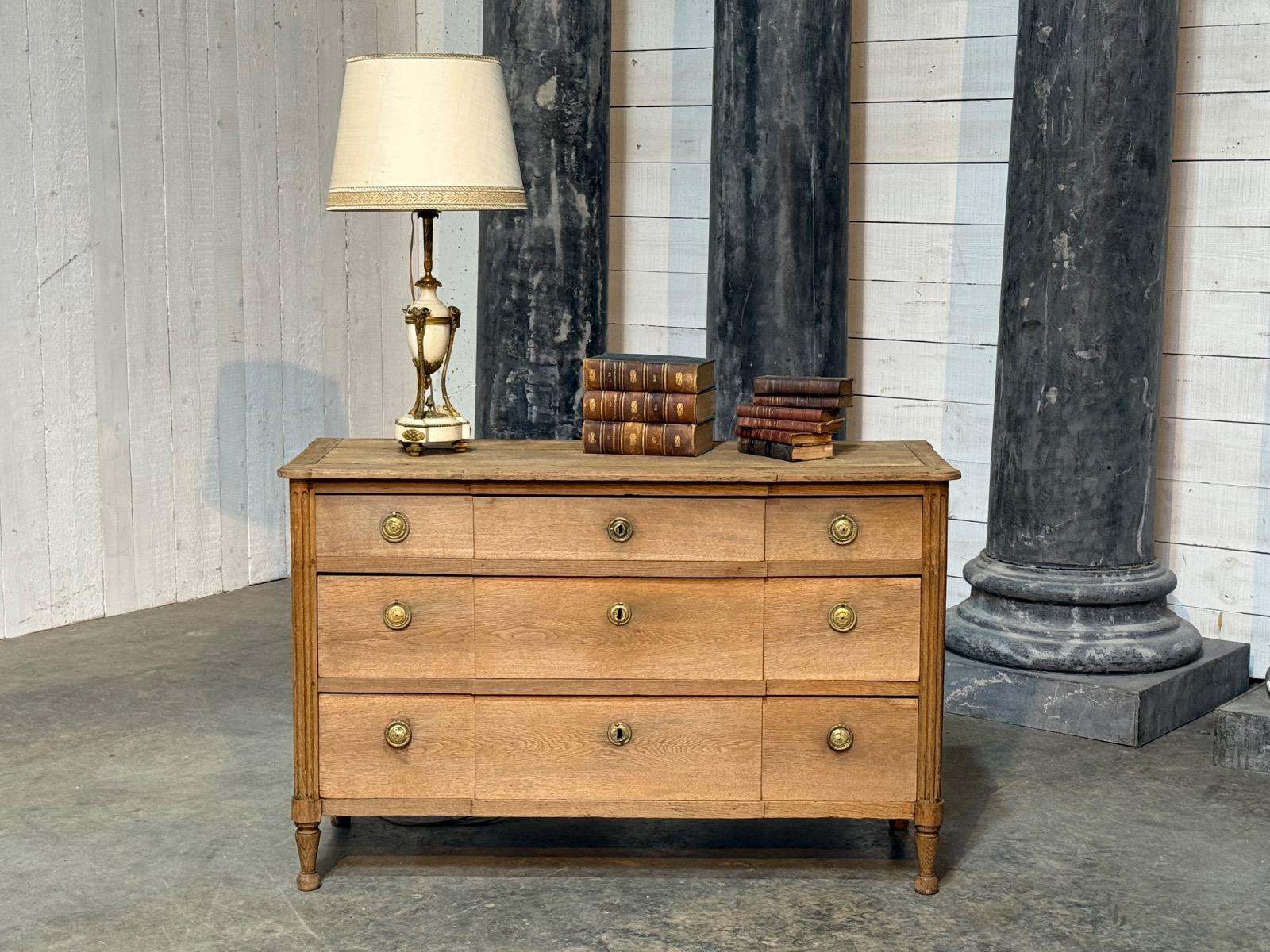 18th french Louis xvi chest of drawers 