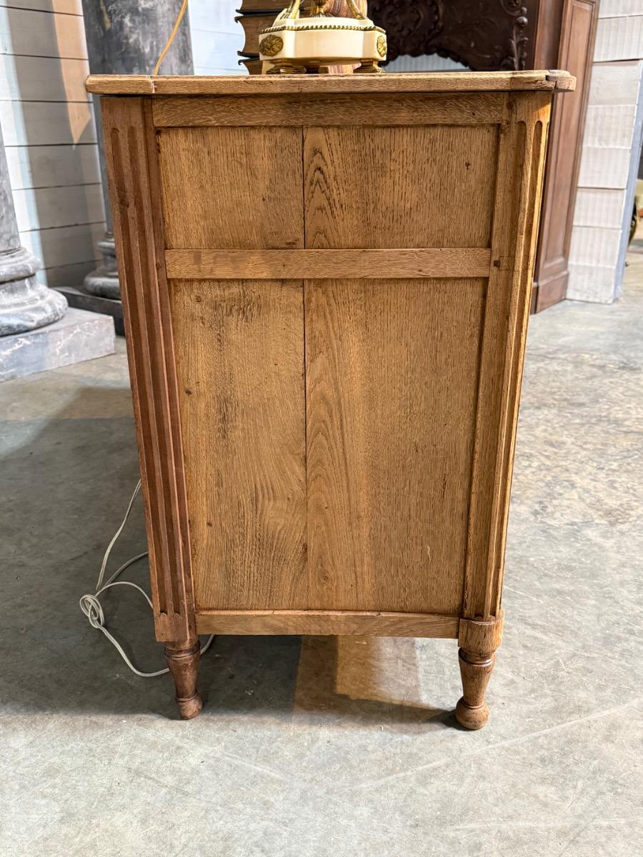 18th french Louis xvi chest of drawers 