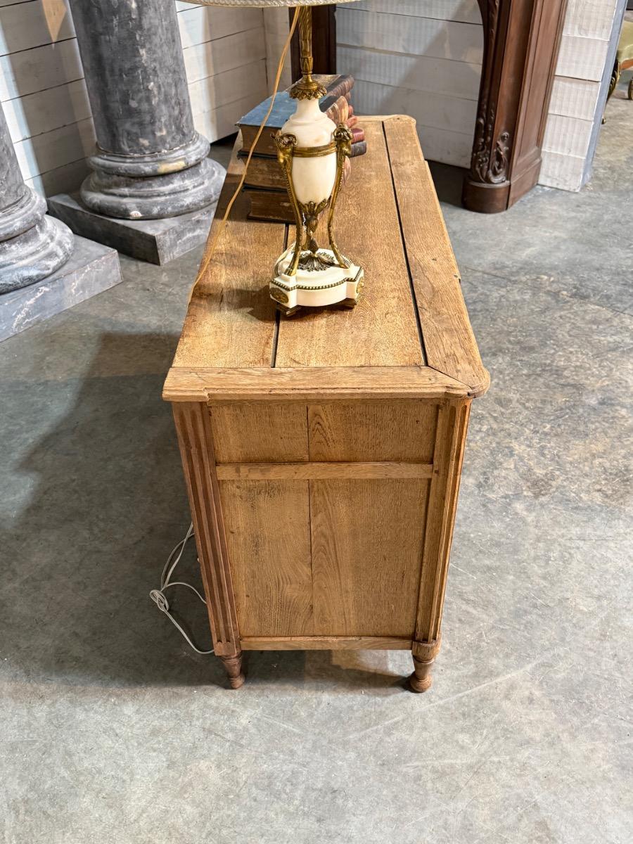 18th french Louis xvi chest of drawers 