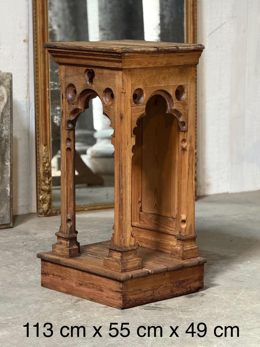19 th century Pine wood gothic pedestal