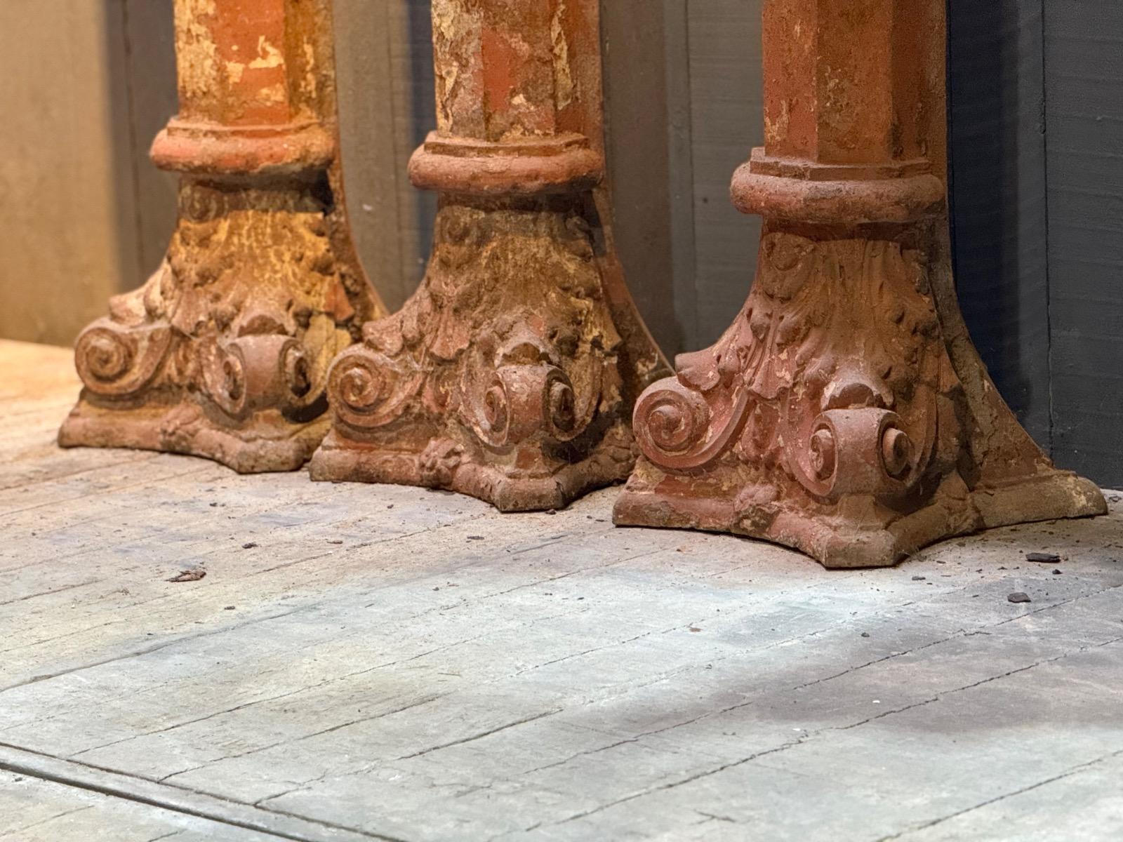 3 Cast iron Columns 