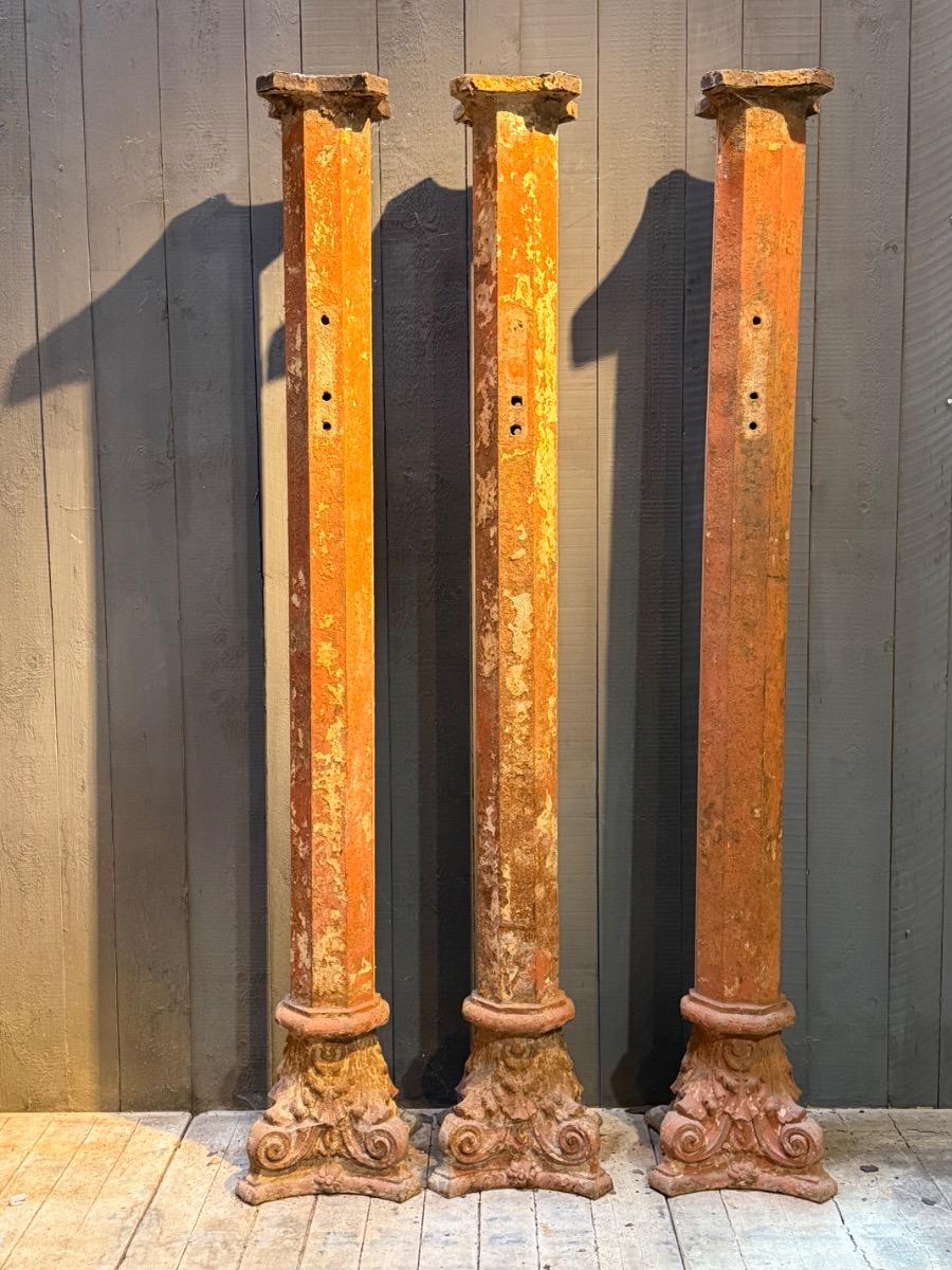 3 Cast iron Columns 