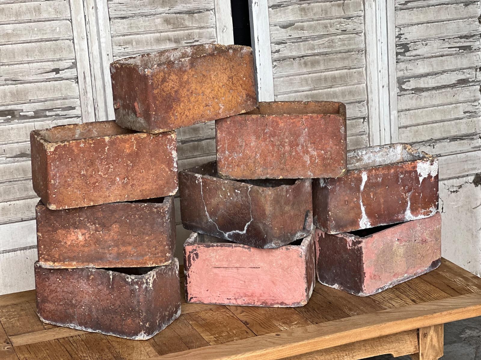 9 Jardinières en terre cuite 