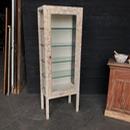 Ancien comptoir de boulangerie et vitrine de doctor