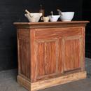 Ancien comptoir de boulangerie et vitrine de doctor