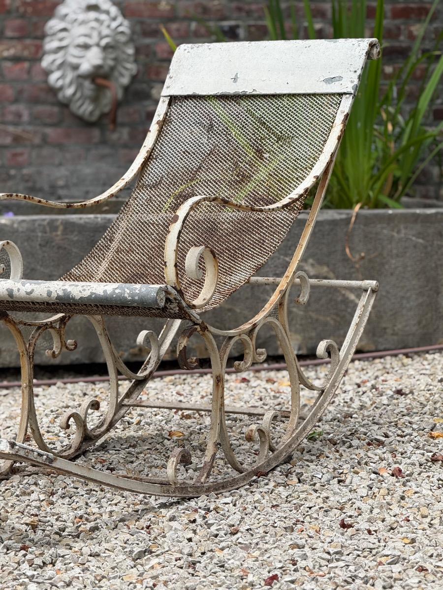 Antique garden rocking-chair 