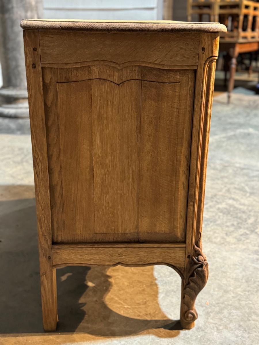Antique Louis Xv chest of drawers in oak 