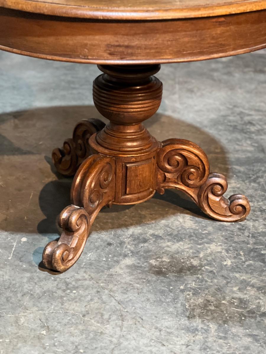 Antique oak oval center table 