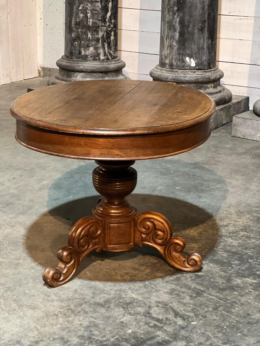 Antique oak oval center table 
