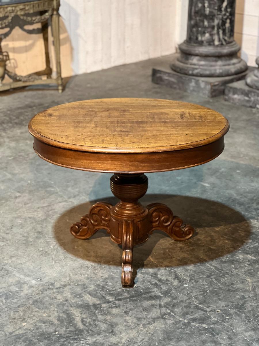 Antique oak oval center table 