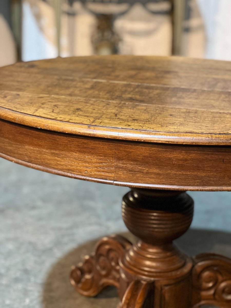 Antique oak oval center table 