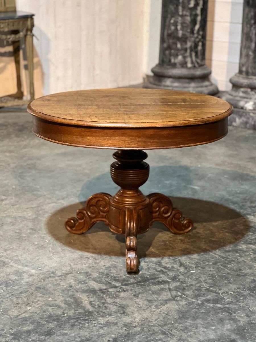 Antique oak oval center table 