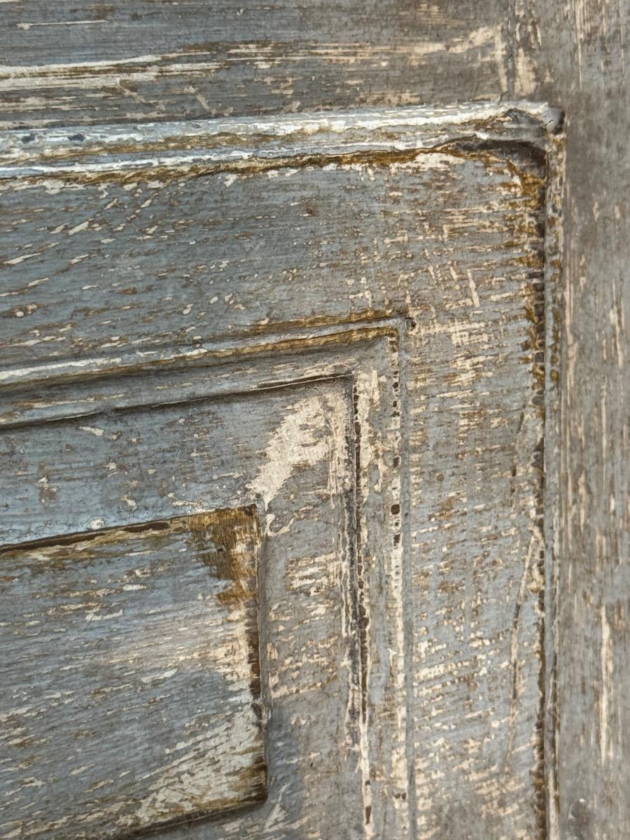 Antique painted chest of drawers 
