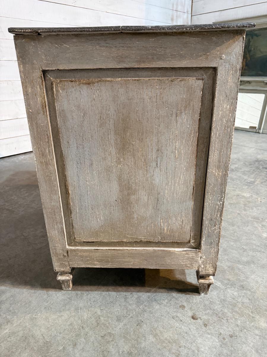 Antique painted chest of drawers 