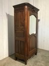 Armoire française rustique avec une porte Louis XV 18 ème siècle