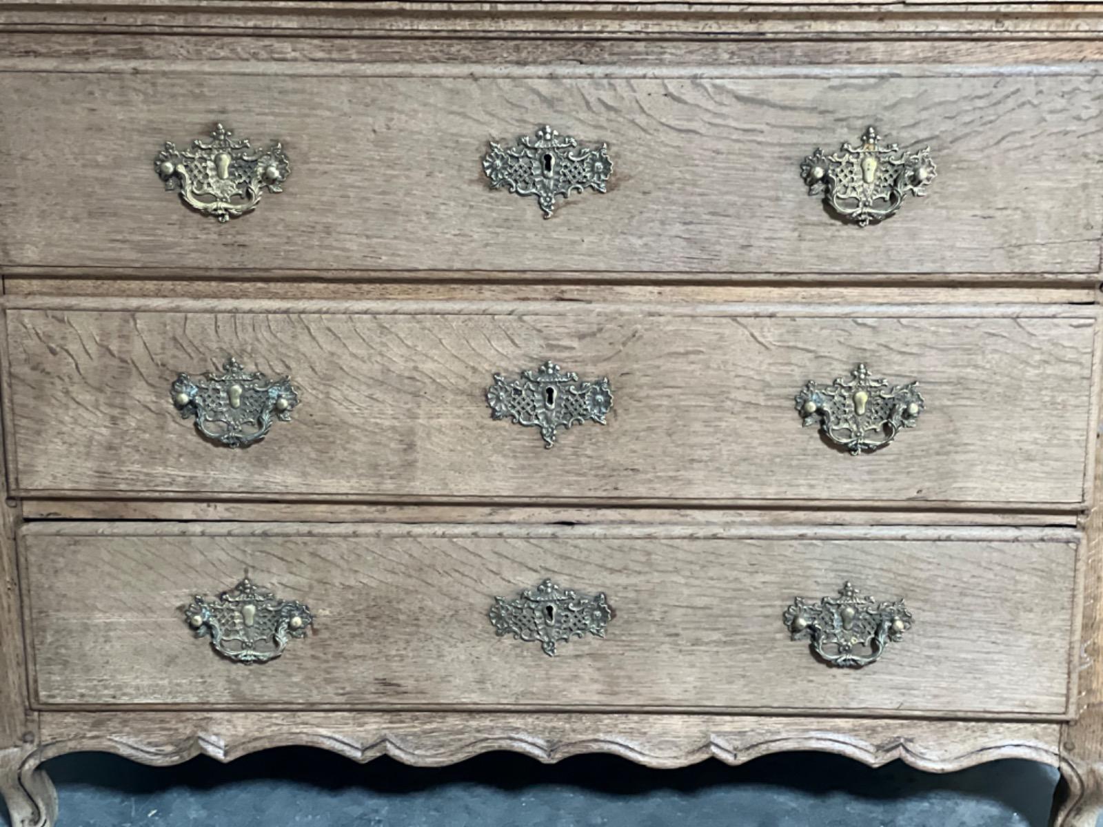 Bleached chest of drawers 
