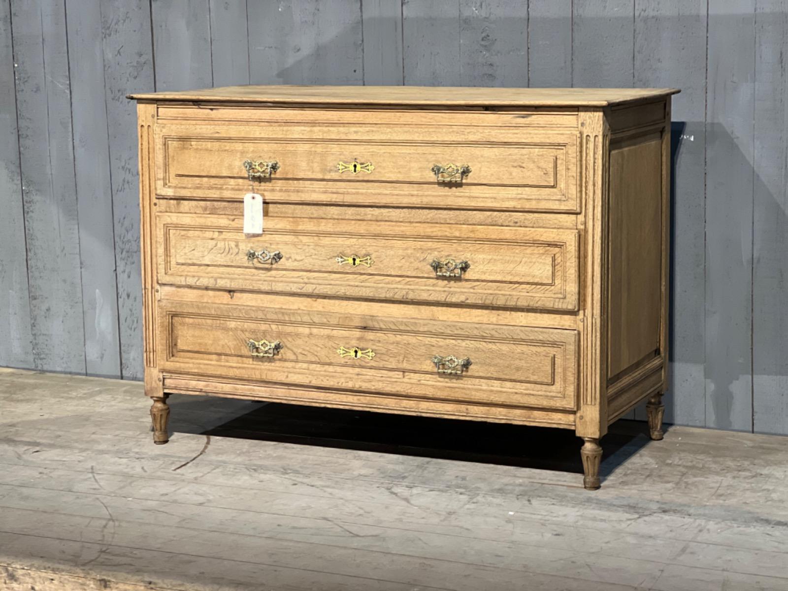 Bleached oak chest of drawers 
