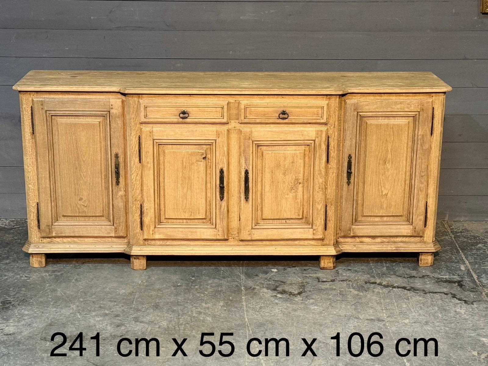 Bleached oak four doors enfilade 