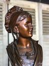 Buste de jeune fille en bronze