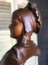 Buste de jeune fille en bronze