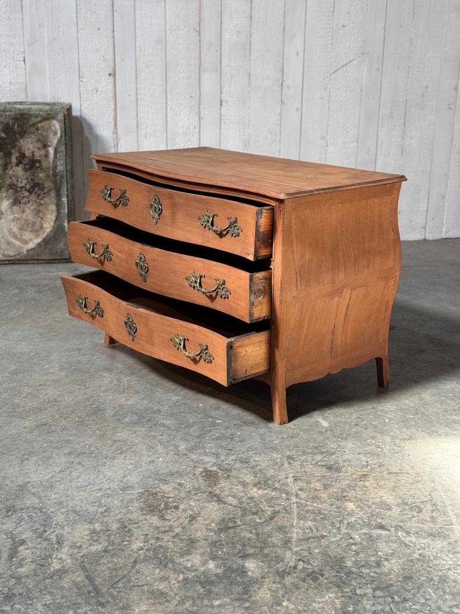 Commode tombeau en acajou délavé 