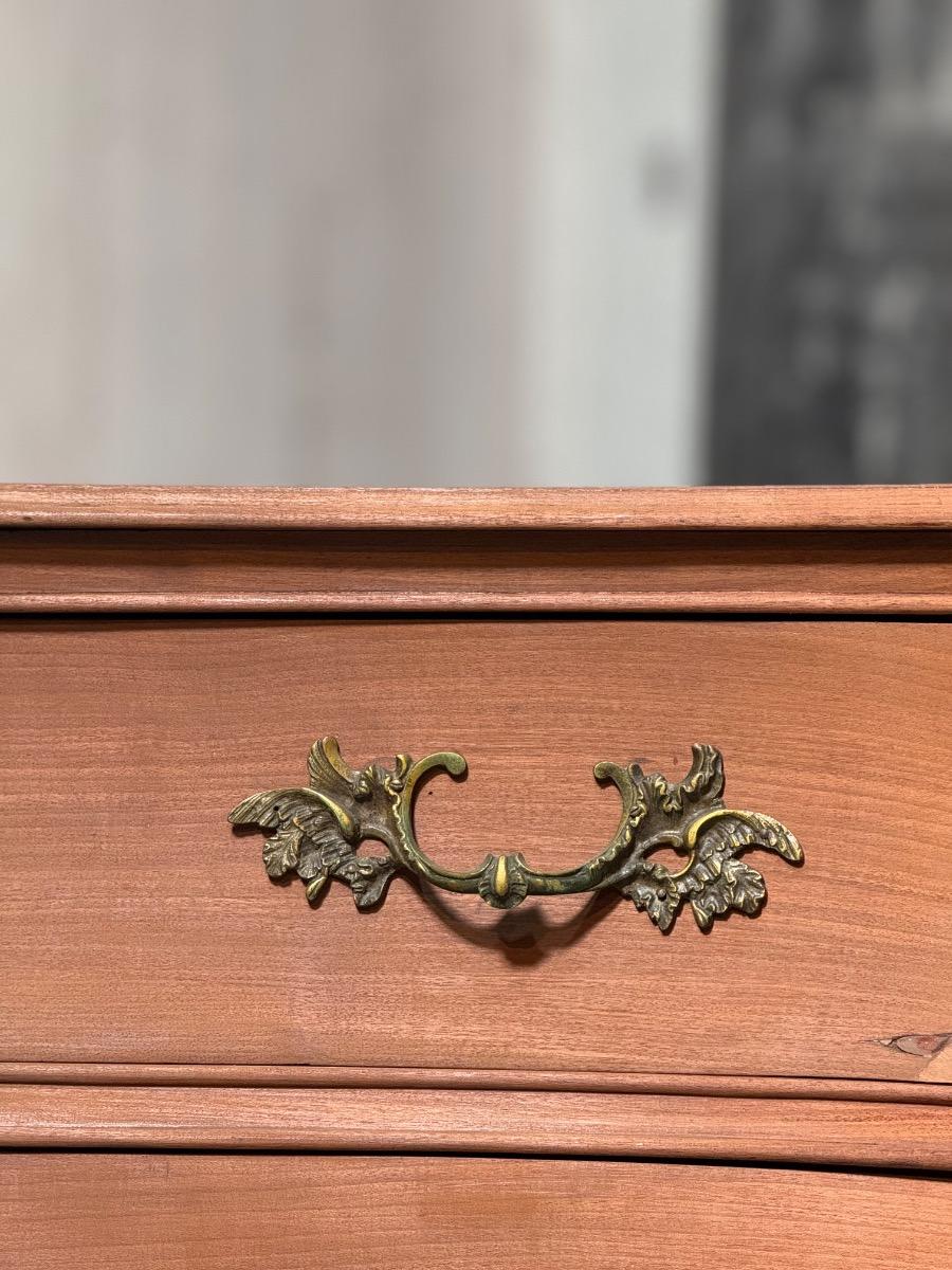 Commode tombeau en acajou délavé 