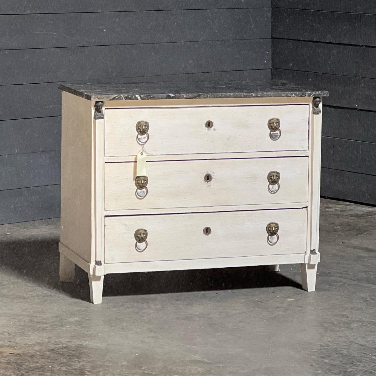 Empire chest of drawers 