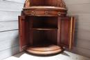 Encoignure arrondie Henri II en noyer