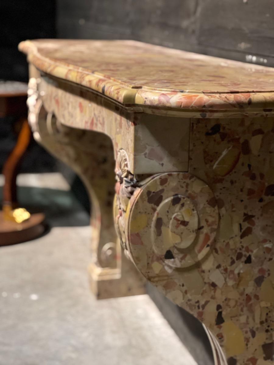 Exceptionnel marble castle consol 