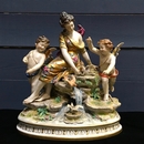 Figure en porcelaine avec anges