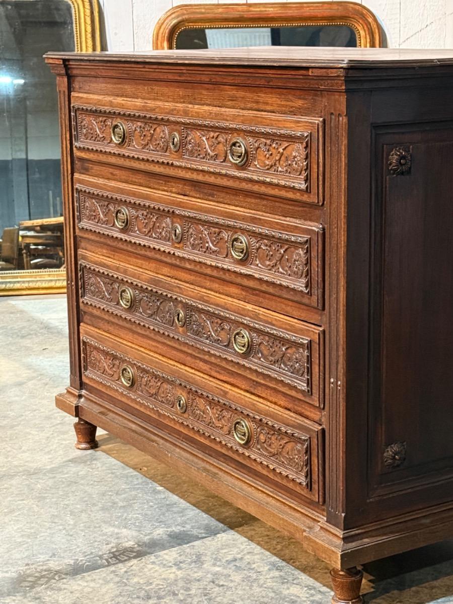 French Louis xvi oak chest of drawers 