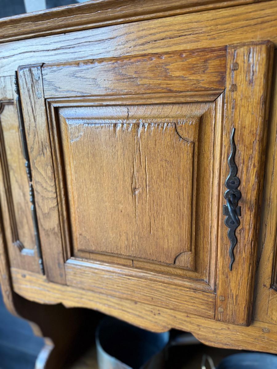 French rustique kitchen cabinet in oak