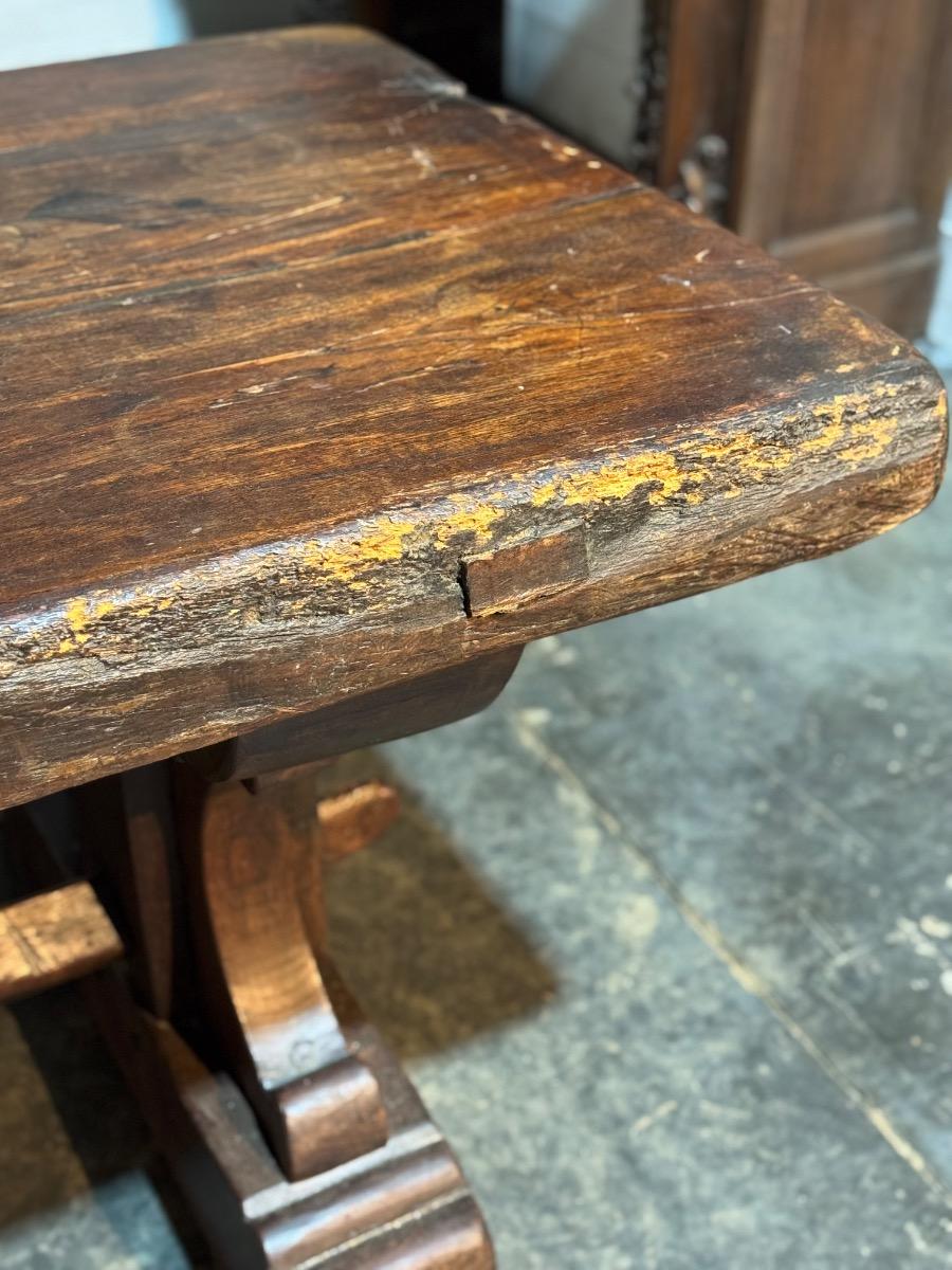 Good 19th century oak trestle table