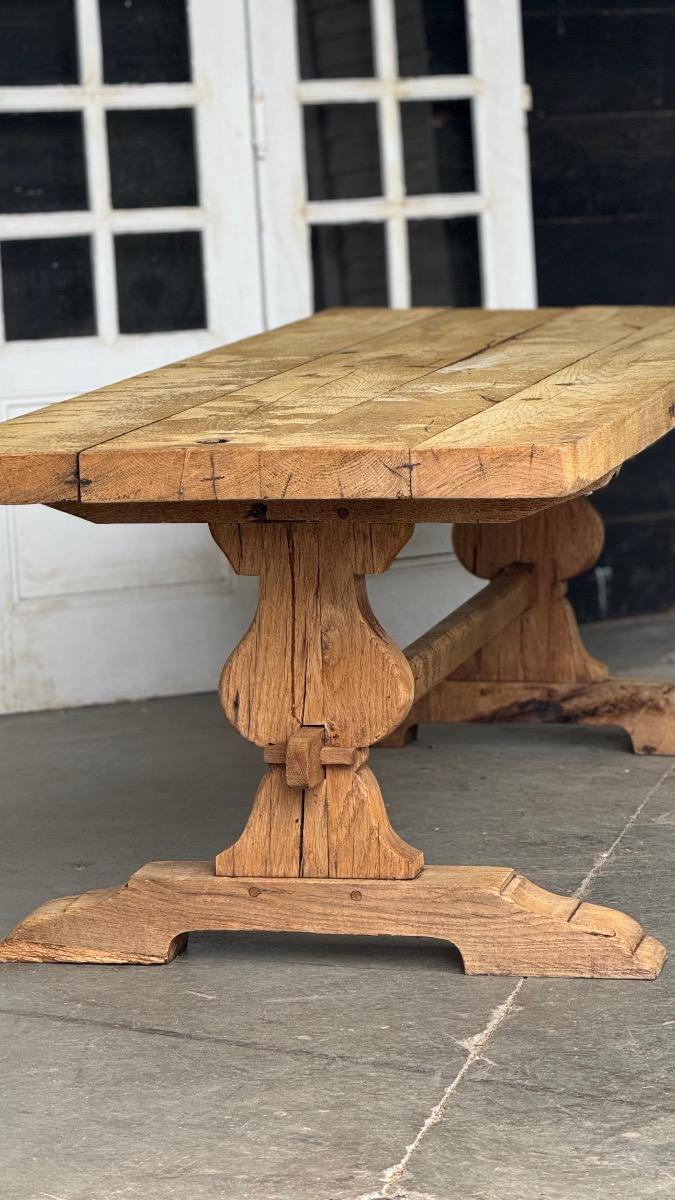 Good rustic farmhouse table 