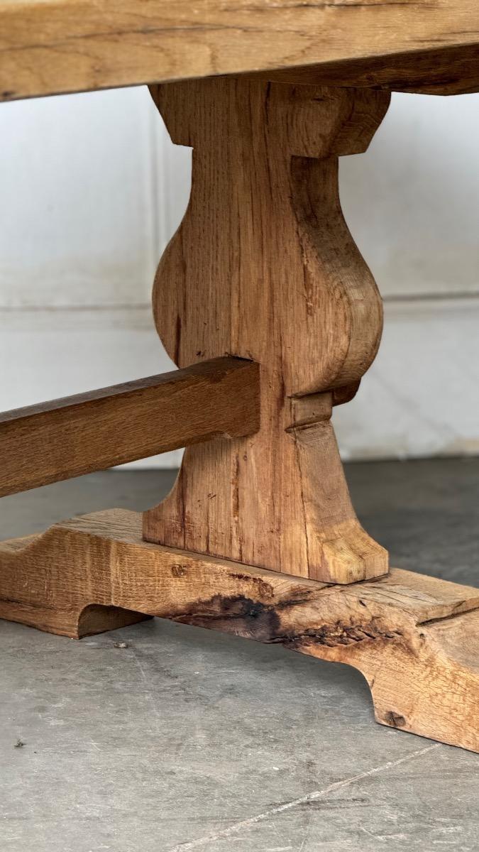 Good rustic farmhouse table 