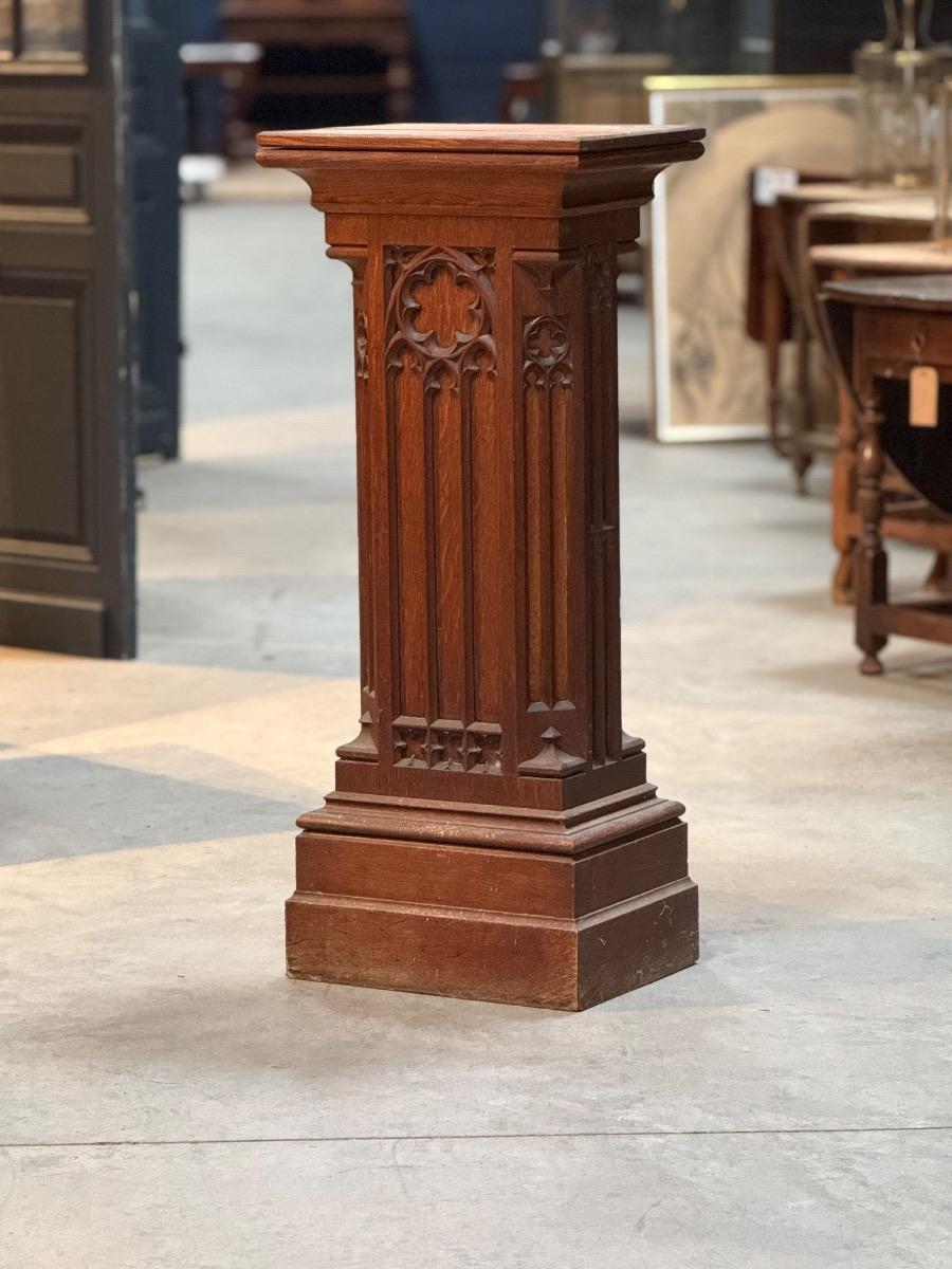 Gothic pedestal 