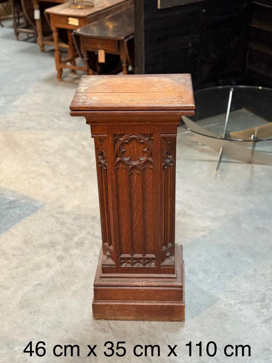 Gothic pedestal 