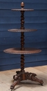 Table de service à trois plateaux en chene  style Louis 13 France