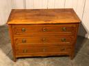 Ancienne commode style Louis XVI en noyer, 18ème siècle